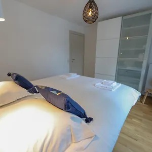 Appartement Le - 1-bedroom With Private Garage, Annecy